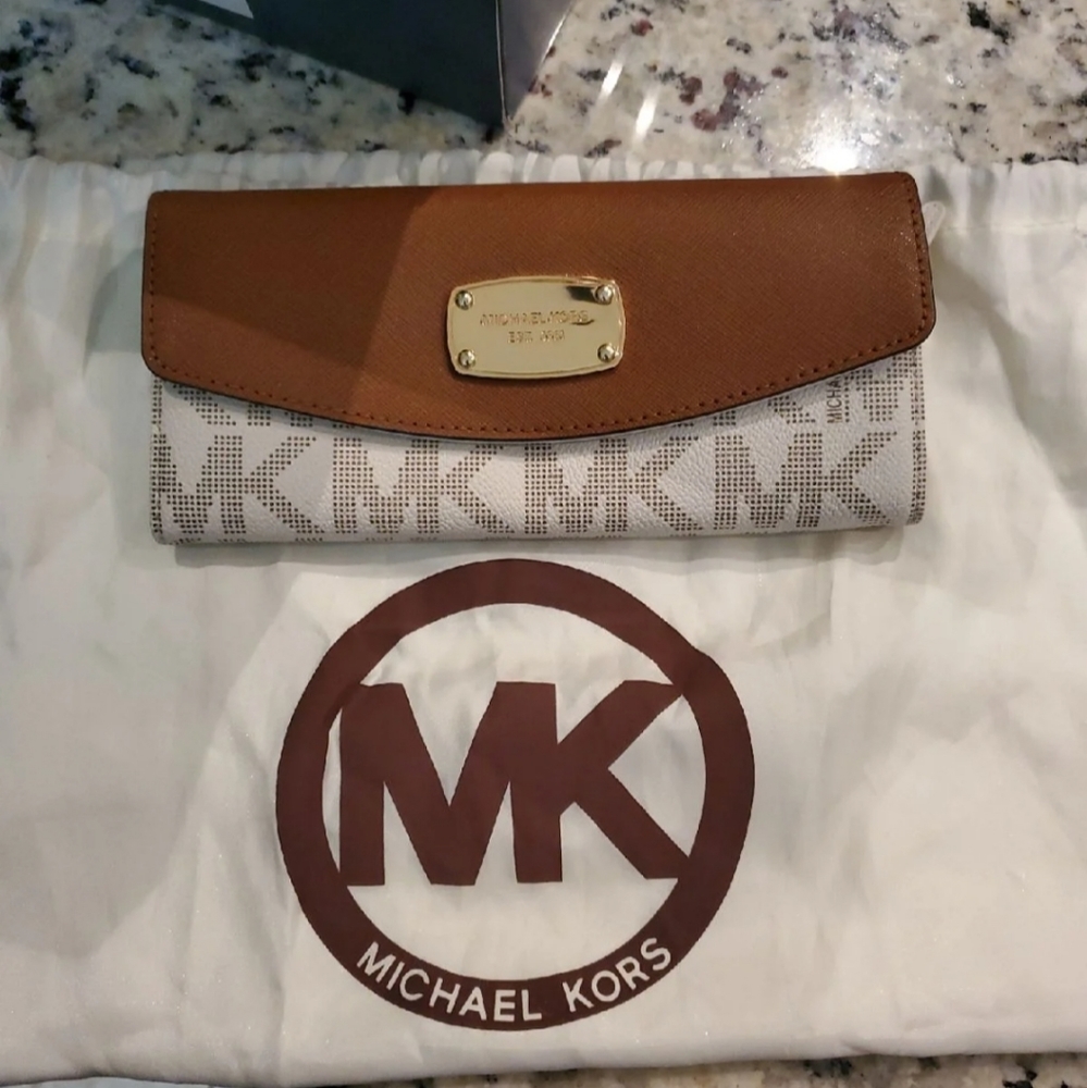 Michael Kors wallet